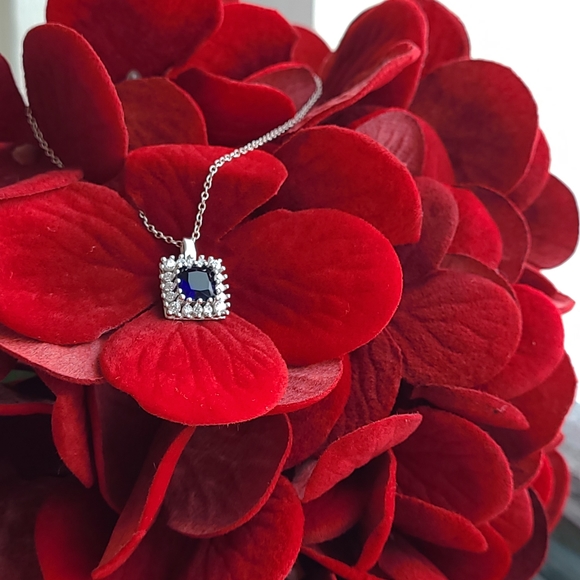 Timeless design blue pendant - Picture 7 of 7